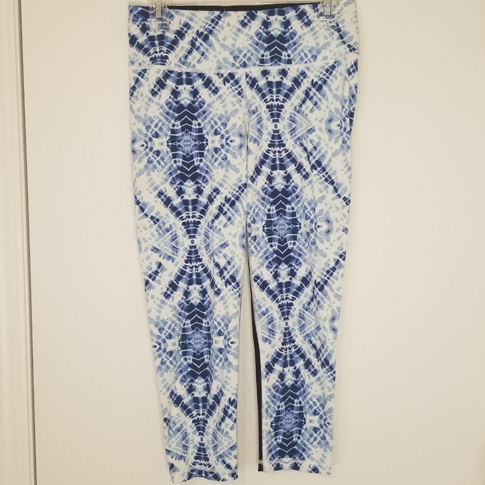VSX Sport Knockout Capri Leggings by Victoria Secret